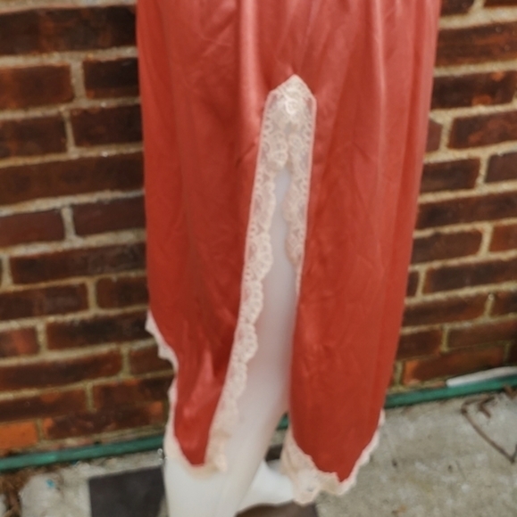 Peach vintage slip.M‎ - Picture 3 of 8